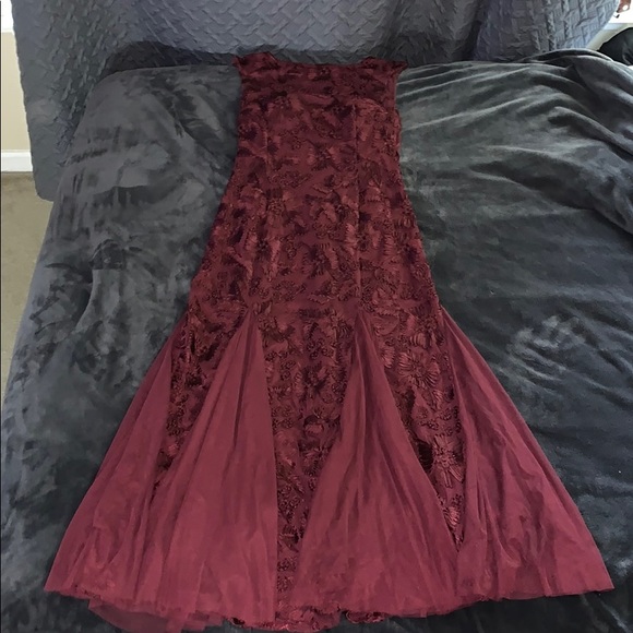 David’s bridal dress in wine - Picture 1 of 5